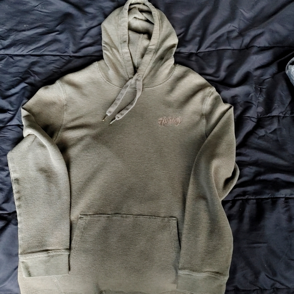 Hurley sweater